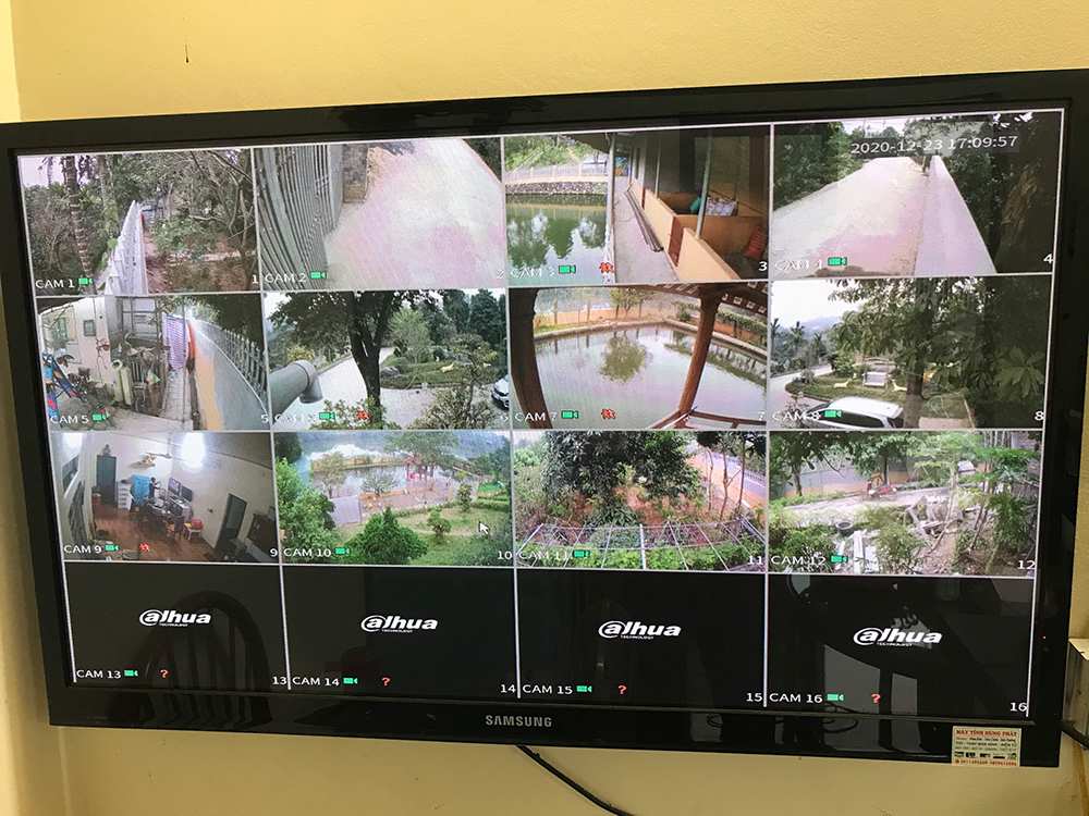 Màn hình quan sát camera đầu ghi trên tivi của 1 khách hàng tại Hoàn Kiếm